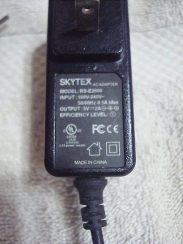 Cargador Transformador Skytex Rs-e2000 De 5v 2a Tablet 