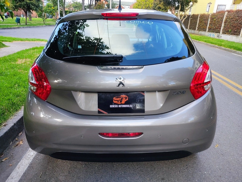 Peugeot 208 2014 1.6 Allure