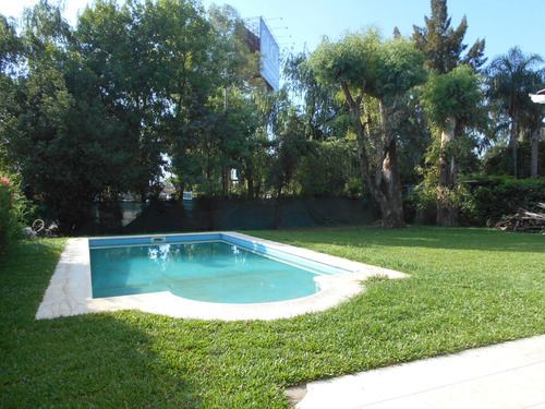 Chalet En Venta En Barrio Cerrado