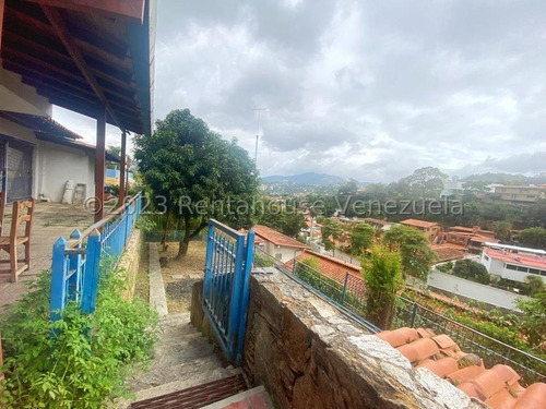 Casa En Venta En Prados Del Este Para Remodelar Calle Cerrada