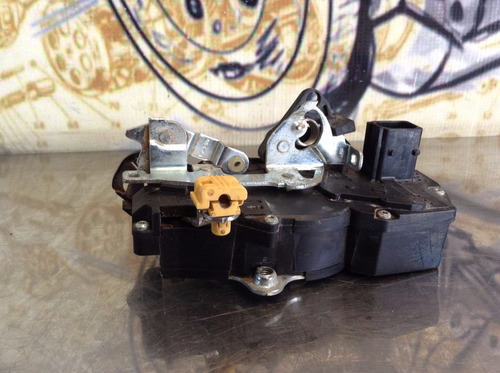 Chapa De Puerta Trasera Izquierda Malibu 03-07 Oem
