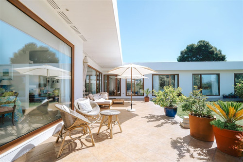 Excelente Casa Con Inmejorable Ubicación En Marbella