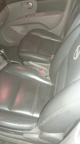 Imagem 6 de 6 de Nissan Livina 2010 1.8 Sl Flex Aut. 5p