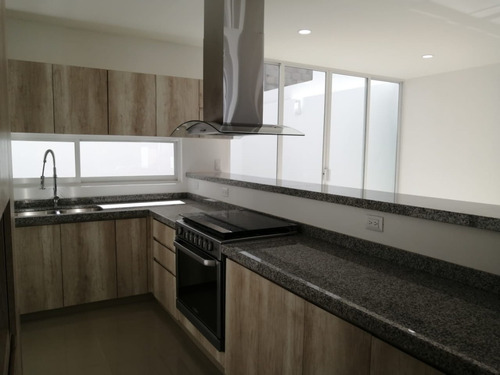 Casa Nueva En Fraccionamiento Alberia