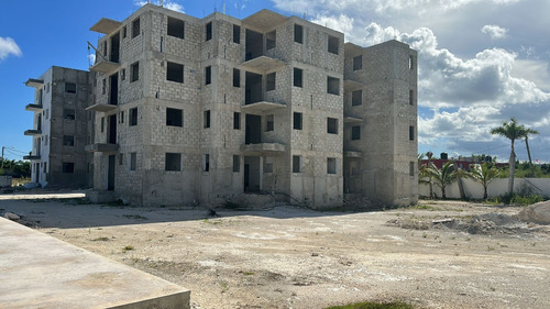 For Sale Solar Con 40 Apartamentos En Mejora En Veron Bavaro Con Solar De 5mil Metros
