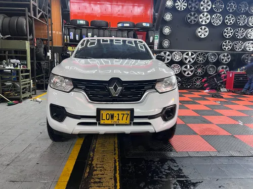 Renault Alaskan