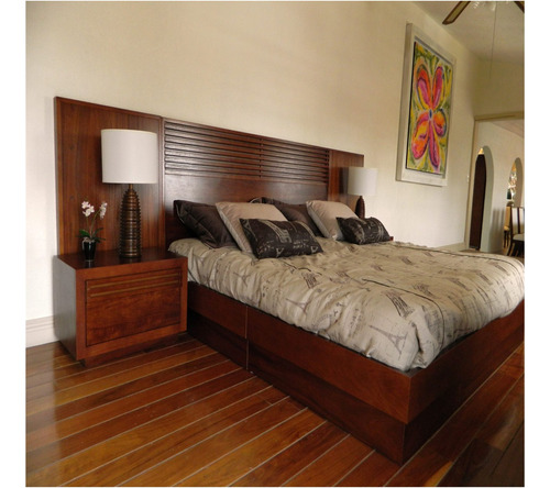 Cama Clasica De Madera Con Cabecera Grande