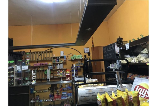 Casa En Venta A Reciclar Con Local Alquilado
