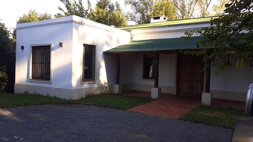 Casa Estilo Campo, En Venta  En Pilar,  Entrada A Estancias