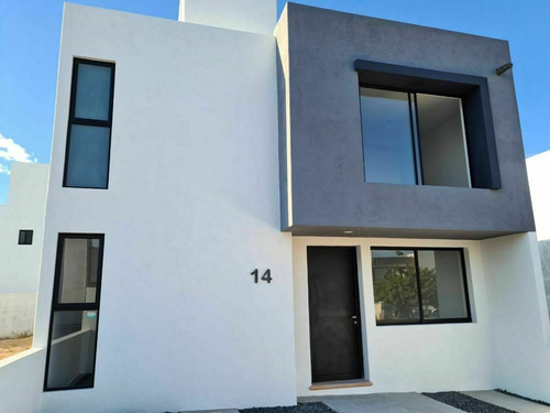 Hermosa Casa En San Isidro Juriquilla, Acabados De Lujo, Ter