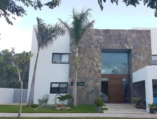 Casa En Venta En Lagos Del Sol, Cancún