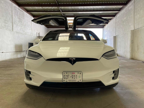 Imagen 10 de 13 de Tesla