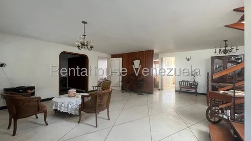 Bella Casa En El Cafetal