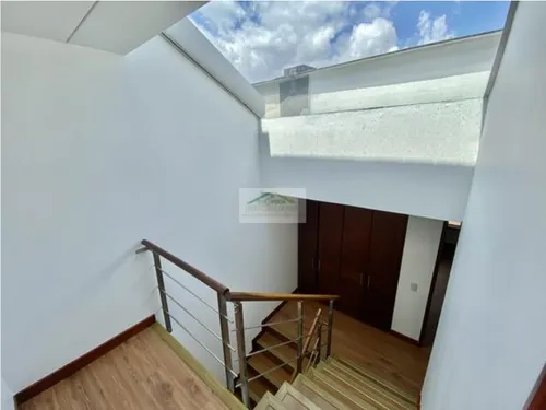 Casa Bosque De Pinos Con Terraza