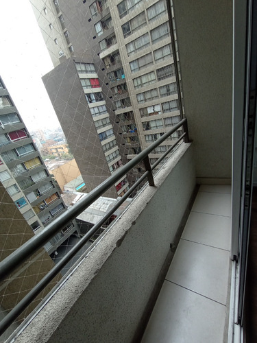 Dpto. 1 Dorm / 1 Baño / Calle Mario Kreutzberger, Santiago.