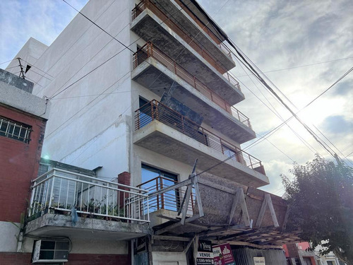 Venta-departamento -2 Dormitorios-terraza-balcon- Wilde-bernal-avellaneda