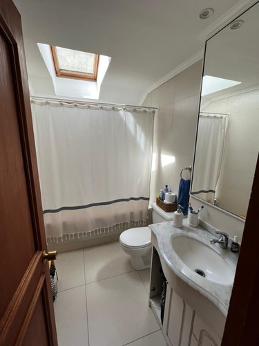 Casa Familiar Remodelada En El Arrayán Con Quincho Y Piscina