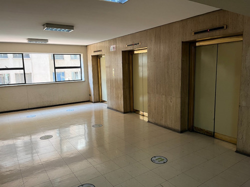 Imagen 2 de 21 de Elegante Oficina En Edificio Seguro - Acceso 24hrs