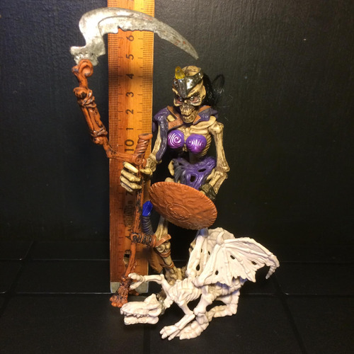 Skeleton Warriors Shriek Y Crossbones Playmates Toys 1994