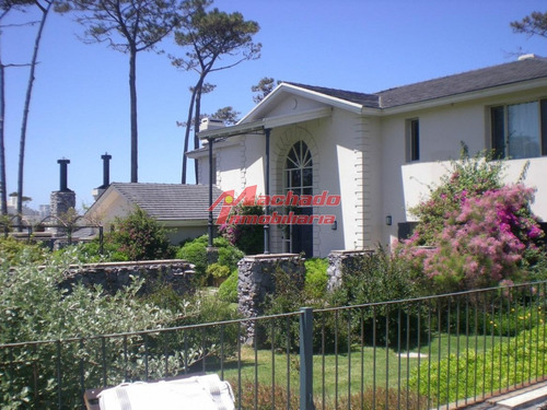 Casa En Punta Del Este, Pinares- Ref: 4359