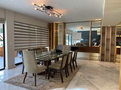 Residencia De Lujo En Venta En La Herradura Club De Golf, En Calle Privada, Con Alberca, 4ta Recámara En Pb, Sin Vecino Atrás, Colinda Con El Green, Equipada Con Acabados De Lujo!!