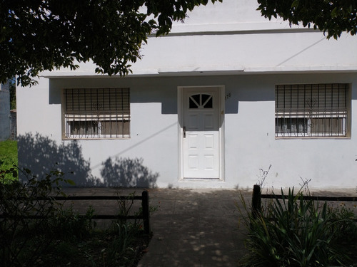Imagen 1 de 2 de Casa En Venta En El Centro De Verónica - Punta Indio