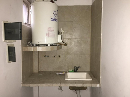 Imagen 5 de 12 de Departamento Tipo Casa En Venta En Lanus Este