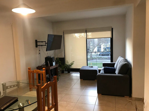 Venta Departamento 2 Dormitorios Balcarce Con Cochera