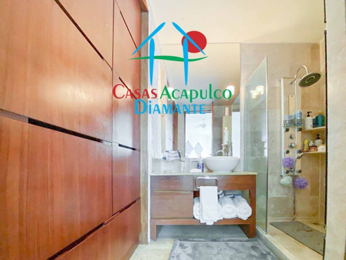 Imagen 14 de 14 de Cad Ocean Front 602. Terraza Con Vista Frontal Al Mar