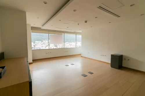 Oficina En Arriendo En Centro Internacional. Cod A1094009