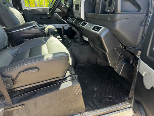 Land Rover Defender 2.5 110 Cstd Black 5p