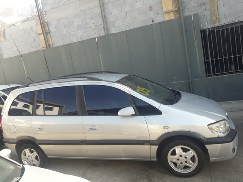 Imagem 6 de 13 de Chevrolet Zafira Elegance 2.0 Aut. Cor Prata 2005 7 Lugares