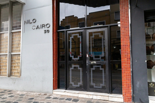 Imagem 30 de 30 de Apartamento Com 1 Dormitório À Venda Com 65.7m² Por R$ 230.000,00 No Bairro Centro - Curitiba / Pr - Aa 1736