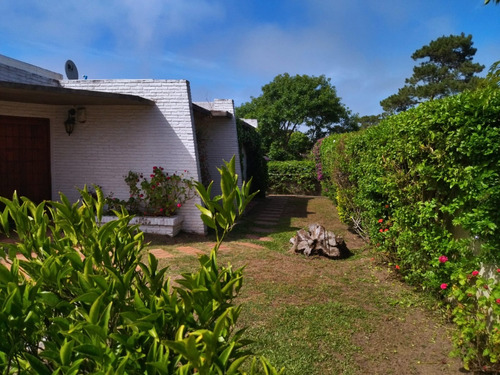 Cómoda Casa En La Paloma Para 6 Personas A 7 Cuadras De Playa El Cabito Y Los Botes