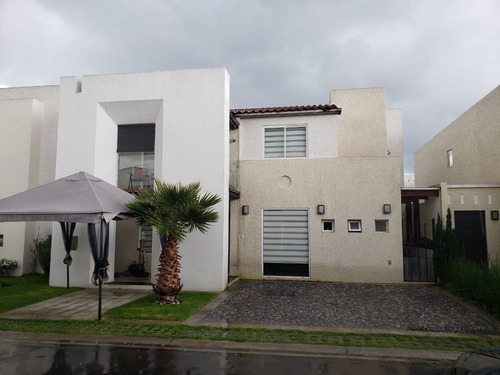 Imagen 1 de 30 de Casa En Venta En Rinconada Del Castaño, Metepec