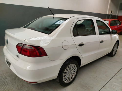 Volkswagen Voyage 1.6 Highline 101cv 2013
