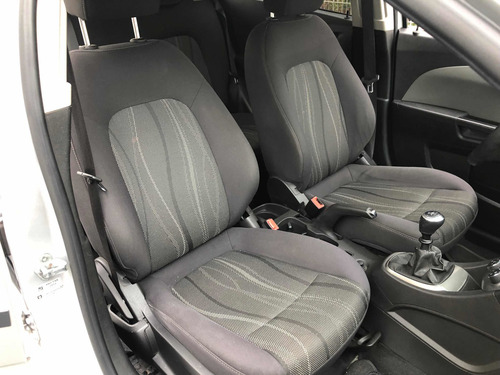 Imagem 6 de 12 de Chevrolet Sonic 2014 1.6 16v Lt 5p