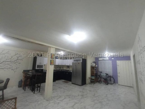 Imagen 2 de 30 de Casa En Venta Urbanizacion Roca Del Norte Barquisimeto Lara Rah 23-4511 // Invierta Seguro Con Rentahouse//