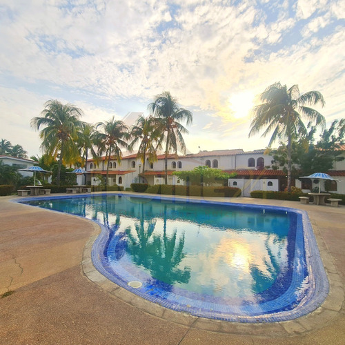 Imagen 1 de 11 de Moderno Townhouse Puerto Príncipe Lecheria