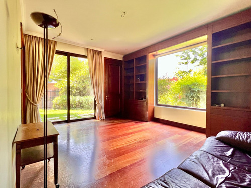 Casa/ The Newland School/ J. Alcalde Délano/ Sta. Teresita