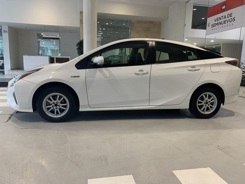 Imagen 8 de 15 de Toyota Prius 2016 1.8 Base Hibrido At