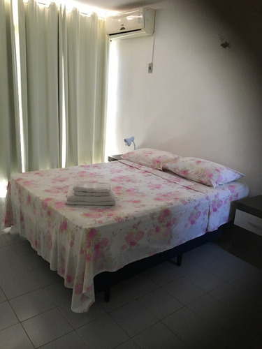 Apartamento Para Alugar Na Avenida Tom Traugott Wildi, Praia Brava, Florianópolis - Sc - Liv-8823