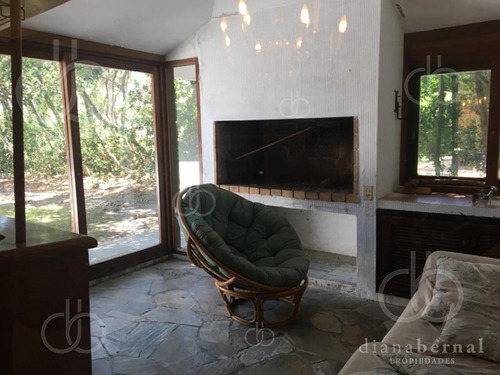 Imagen 6 de 14 de Casa De 3 Dormitorios + Servicio En Playa Mansa, Punta Del Este - Ref: 54337