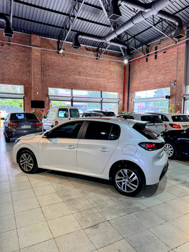 Peugeot 208 1.6l Feline Tiptronic
