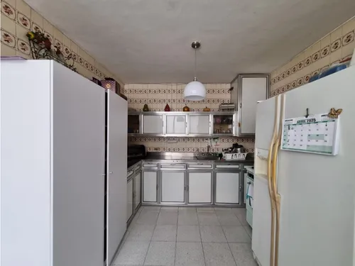 Apartamento En Venta 2do Piso En La Floresta 140 Mt²