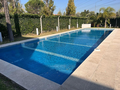 3 Dormitorios En Venta. Triplex. Tigre. Complejo Milbergtown
