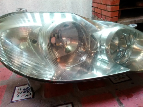 Faros Delanteros Toyota Corolla, El Del Piloto, Pestaña Mala (Usado)