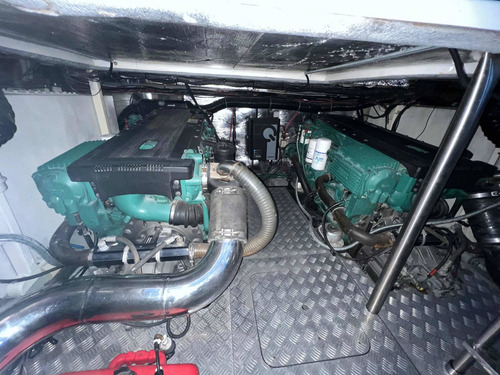 Imagen 19 de 20 de Segue 460 2010 2 Volvo 370hp 200hs Ciar Automotores