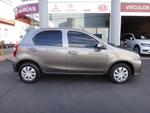 Imagem 2 de 9 de Toyota Etios X 1.3 Automático Flex