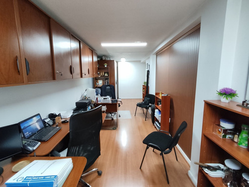 Imagen 6 de 20 de Oficina En Venta En Santiago